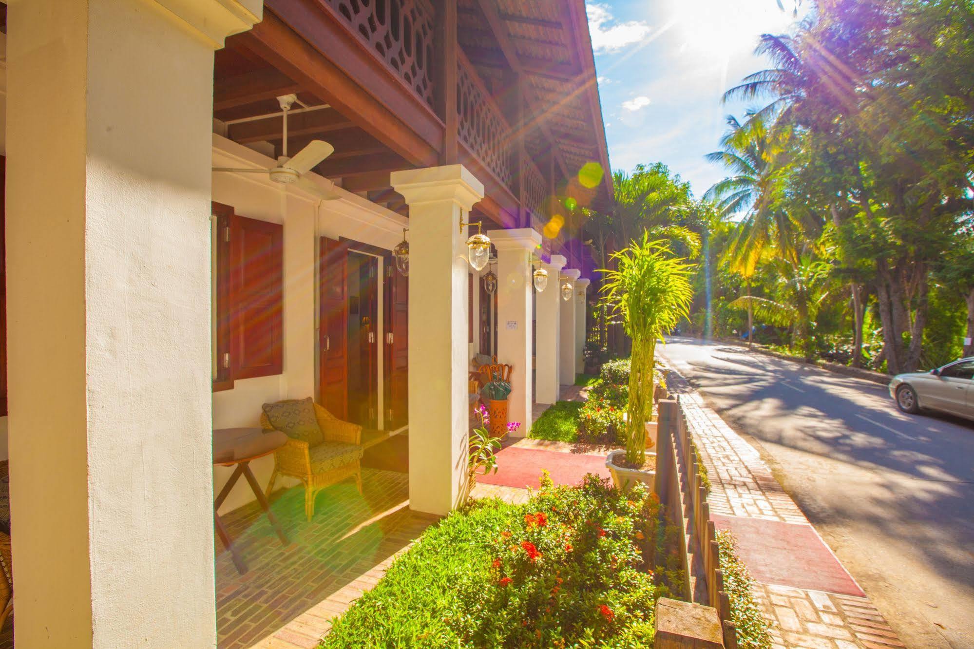 Mekong Riverview Hotel Luang Prabang Exterior photo